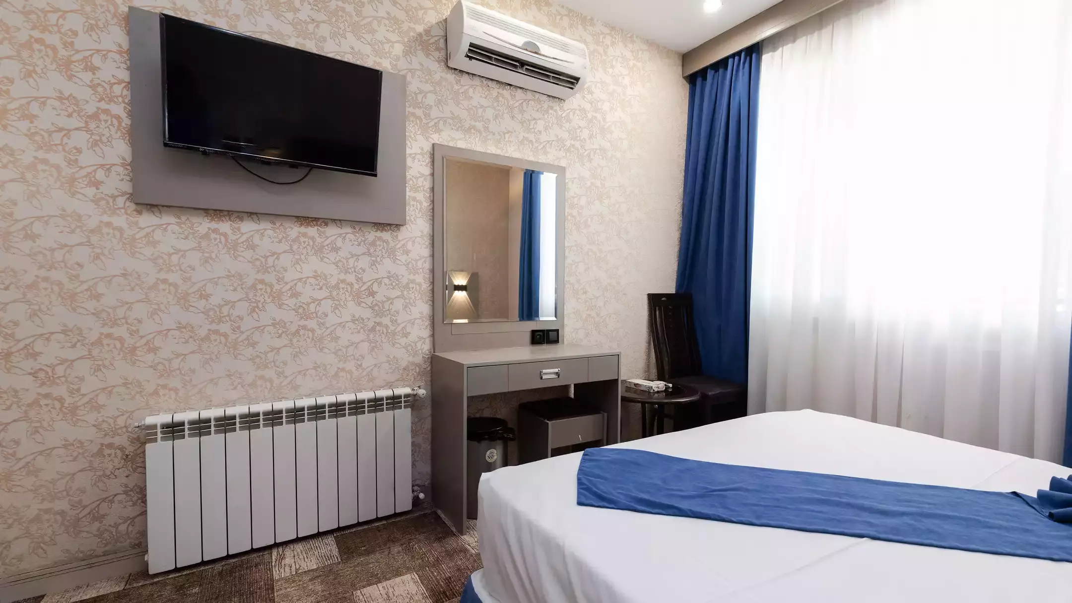 Alibaba https://cdn.alibaba.ir/ostorage/hotel-accommodation-images/67065a3a6af0f999b10ac9cc_66dd595edf0943cd07cbfd0a_هتل دیبا - اتاق دوتخته دبل (2).webp